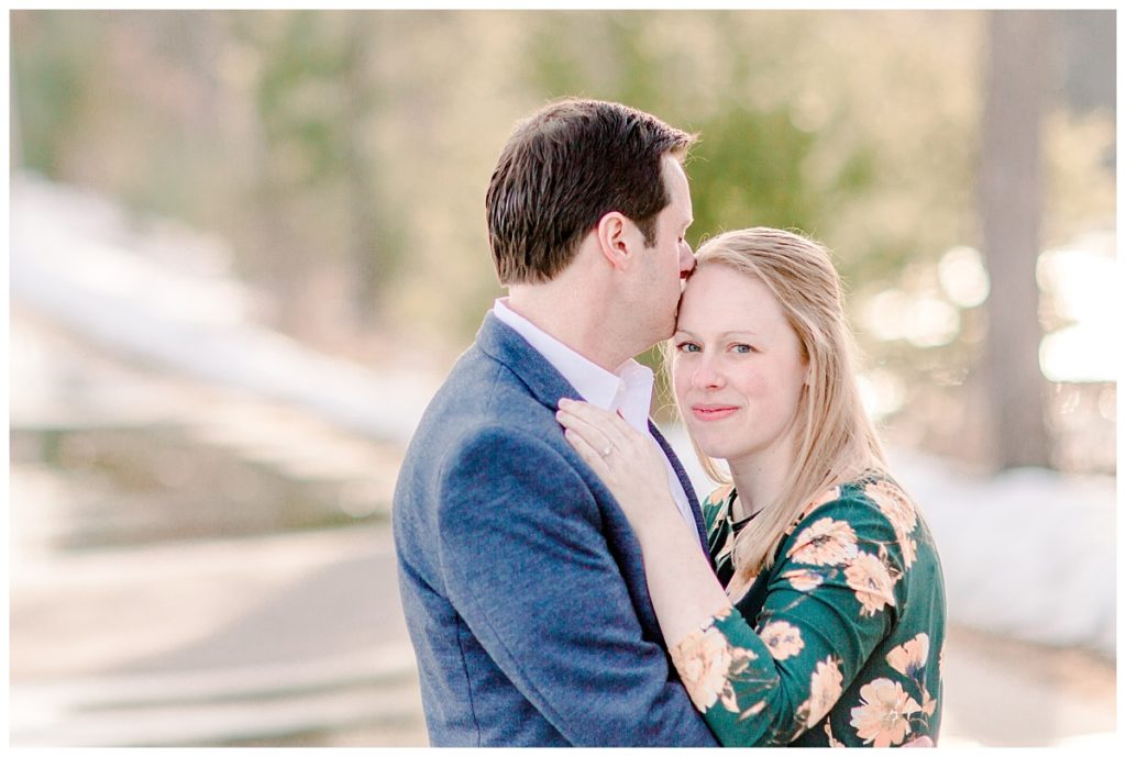 This image has an empty alt attribute; its file name is eau-claire-winter-engagement-session_0035-1024x689.jpg